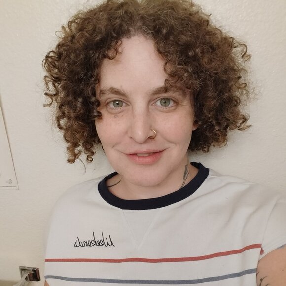 Meet your Posher, Sara - Picture 1 of 1